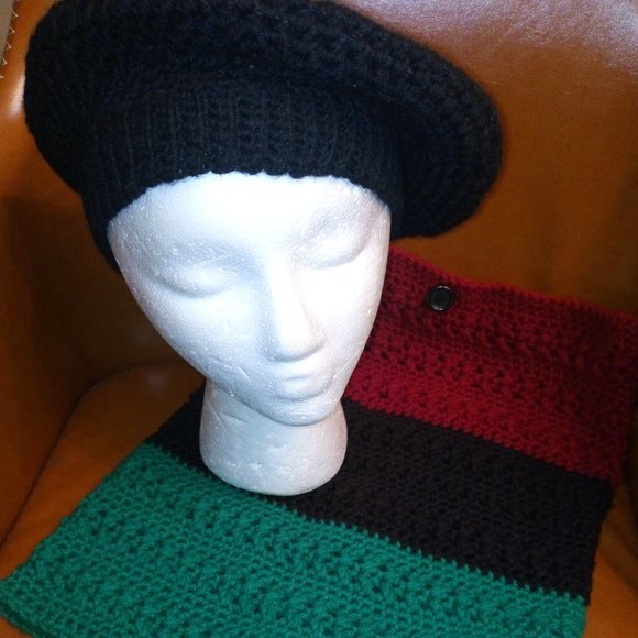 NEW Crochet Colorblock Red-Black-Green Cowl Scarf - Picture 2 of 11